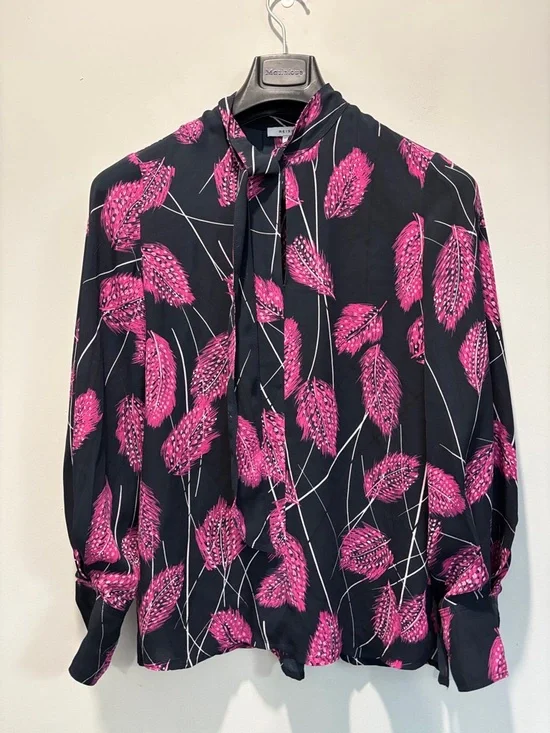 Reiss Lily Feather Print Blouse Navy Pink Tie Neck Size 4 - Picture 4 of 16